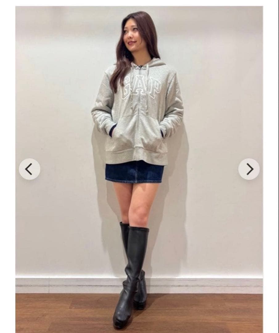 【入手困難】ꕥ新品ꕥ完売品GAPリラックスフィットロゴ裏ボアジップアップパーカー