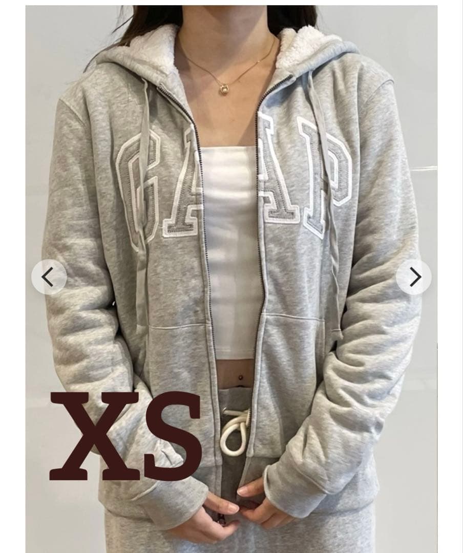 【入手困難】ꕥ新品ꕥ完売品GAPリラックスフィットロゴ裏ボアジップアップパーカー