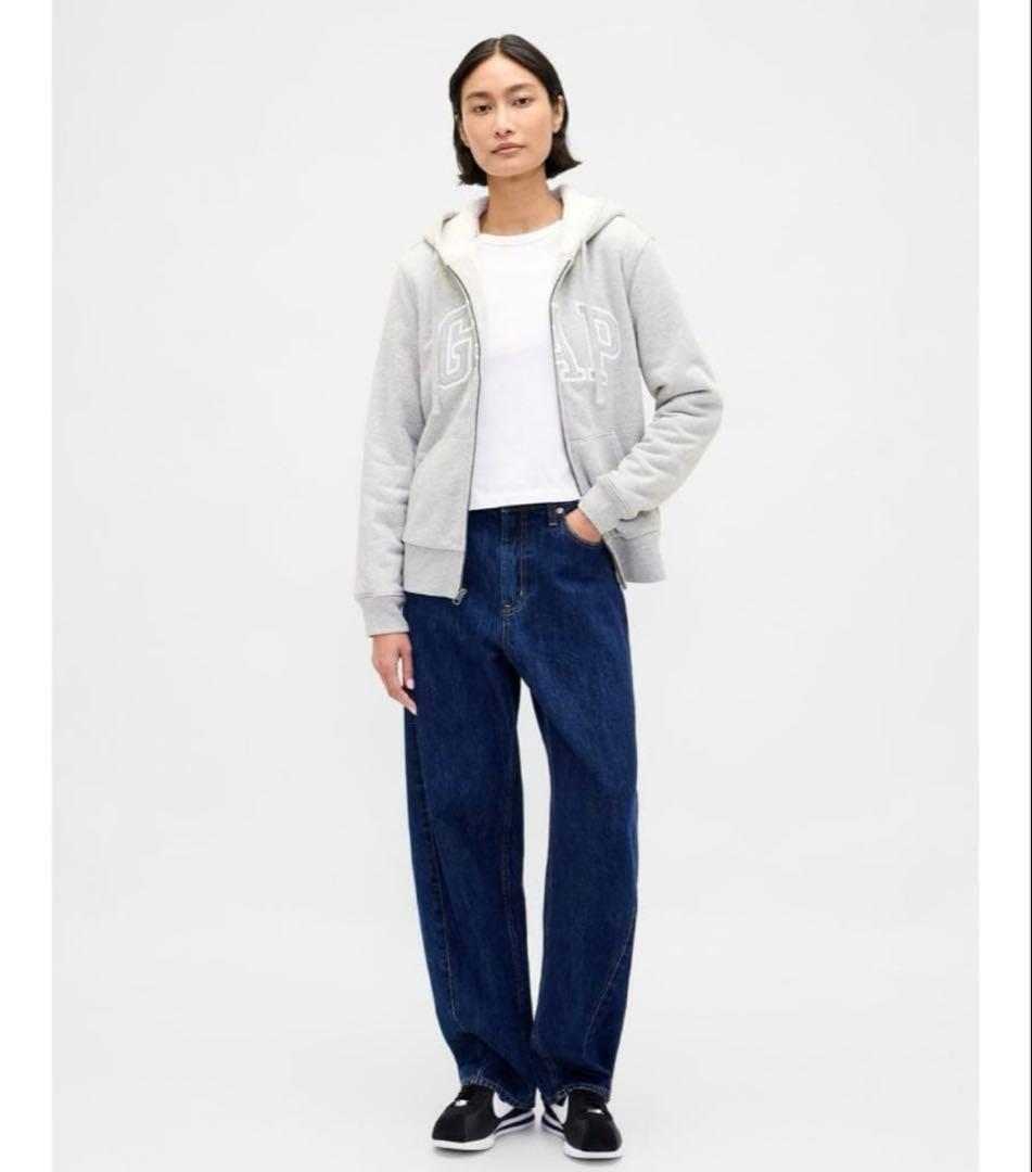 【入手困難】ꕥ新品ꕥ完売品GAPリラックスフィットロゴ裏ボアジップアップパーカー