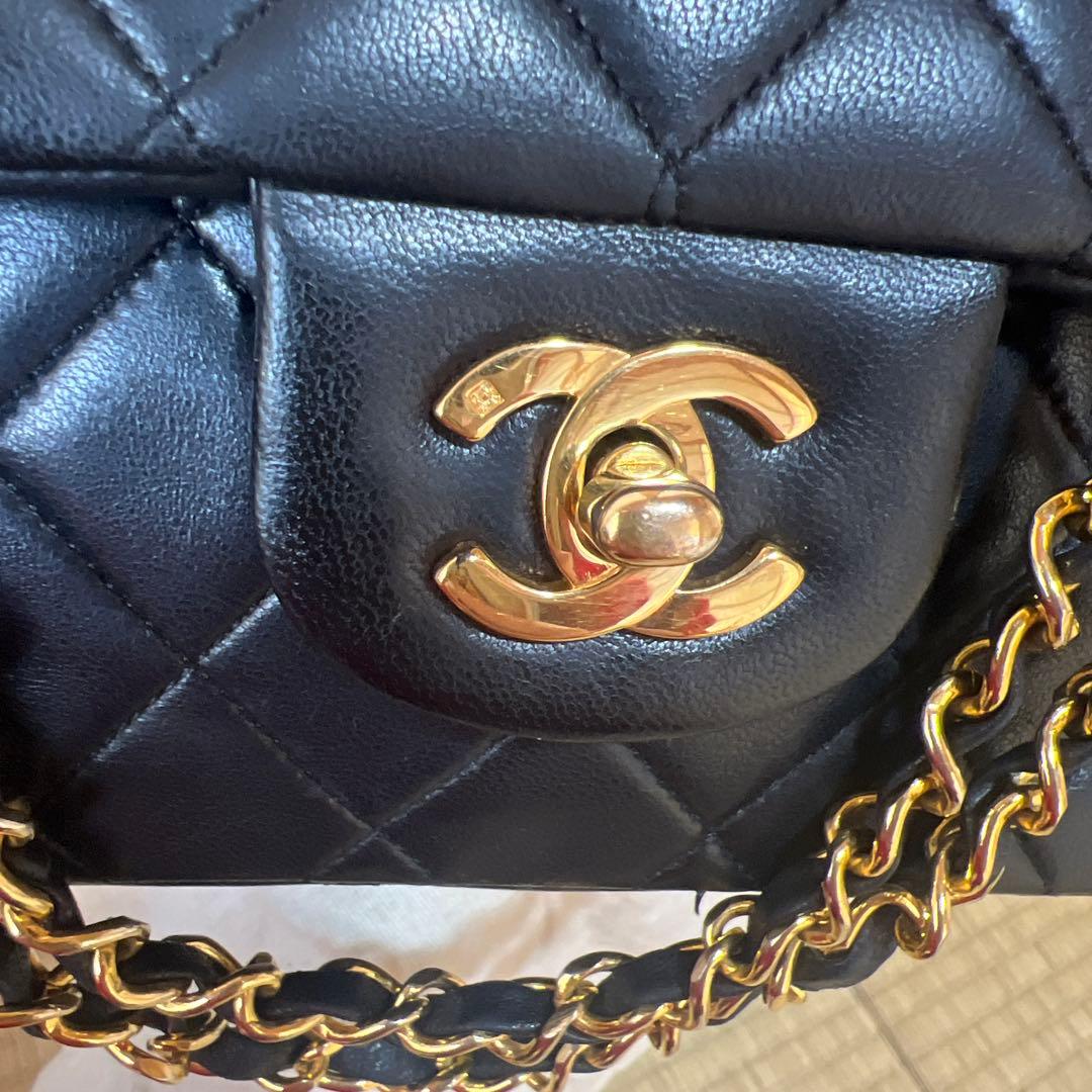 正規品　Wフラップ　Chanel ショルダーバッグ ブラック マトラッセ