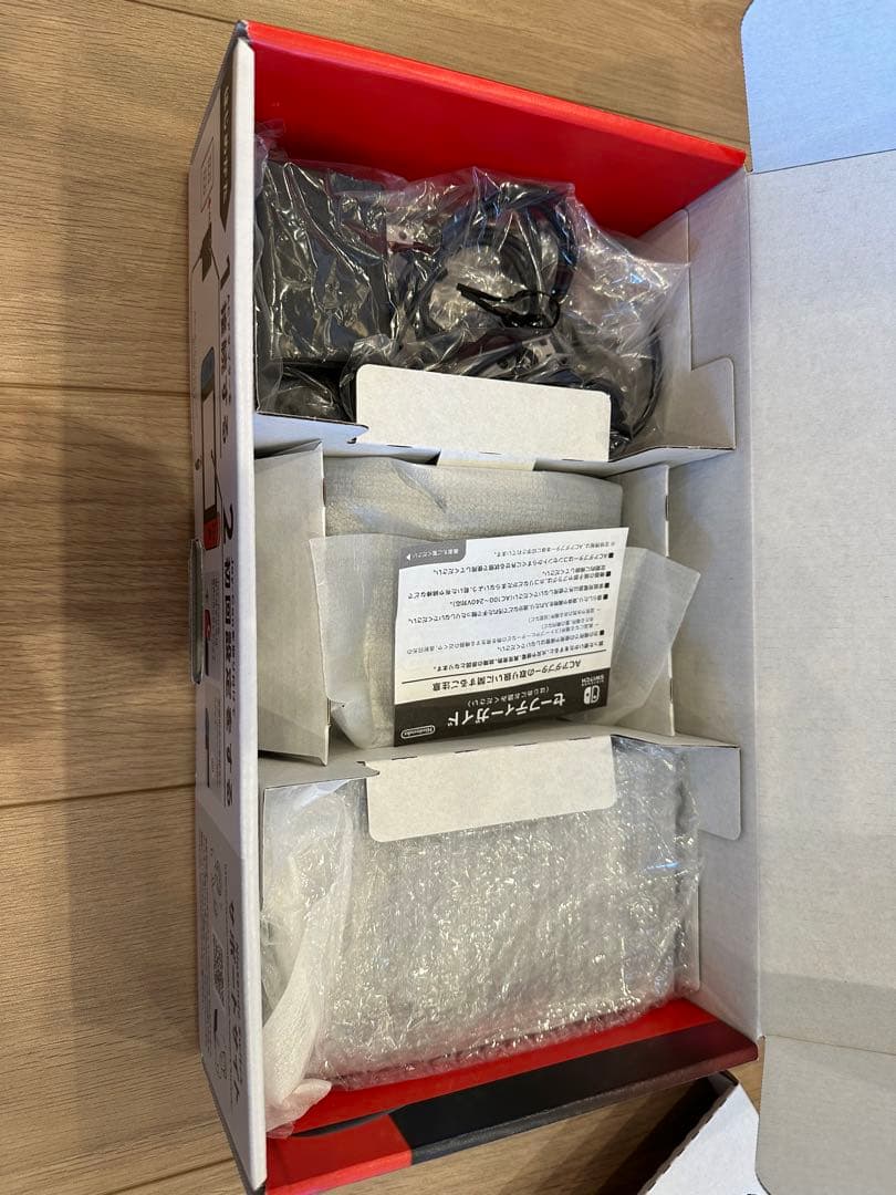 【美品】Switch本体×保護シール付き×人気ソフト8本×プロコン×SDカード