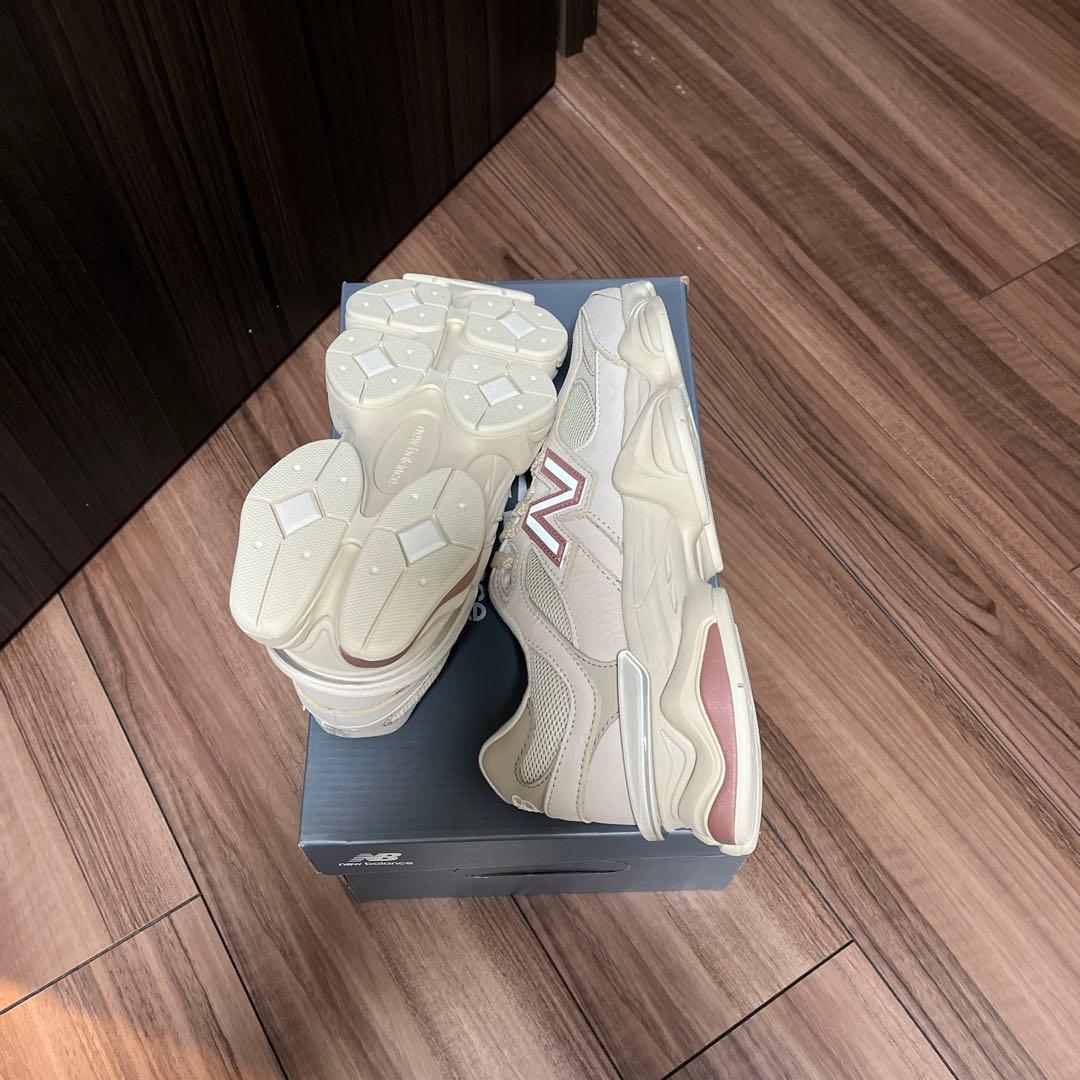 パ*チ様 ニューバランス　9060 25.5センチ