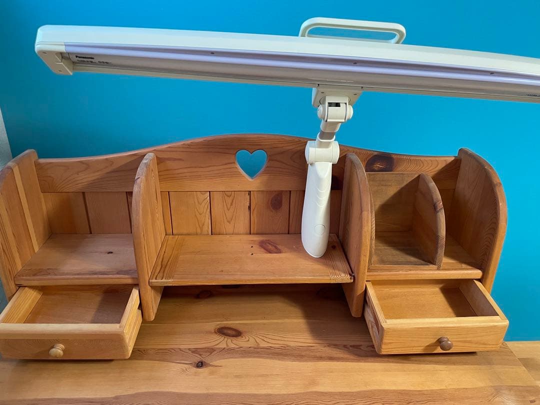 カントリー調の学習机