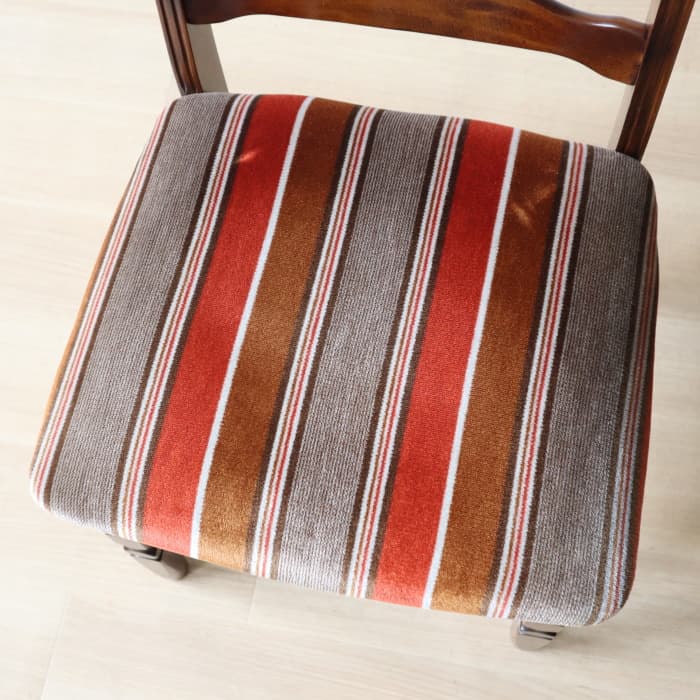 カリモク コロニアル ダイニングチェア レトロ ストライプ モケット