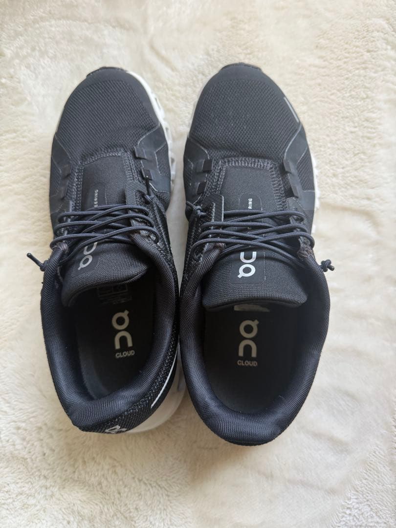 On Cloud ブラック スニーカー