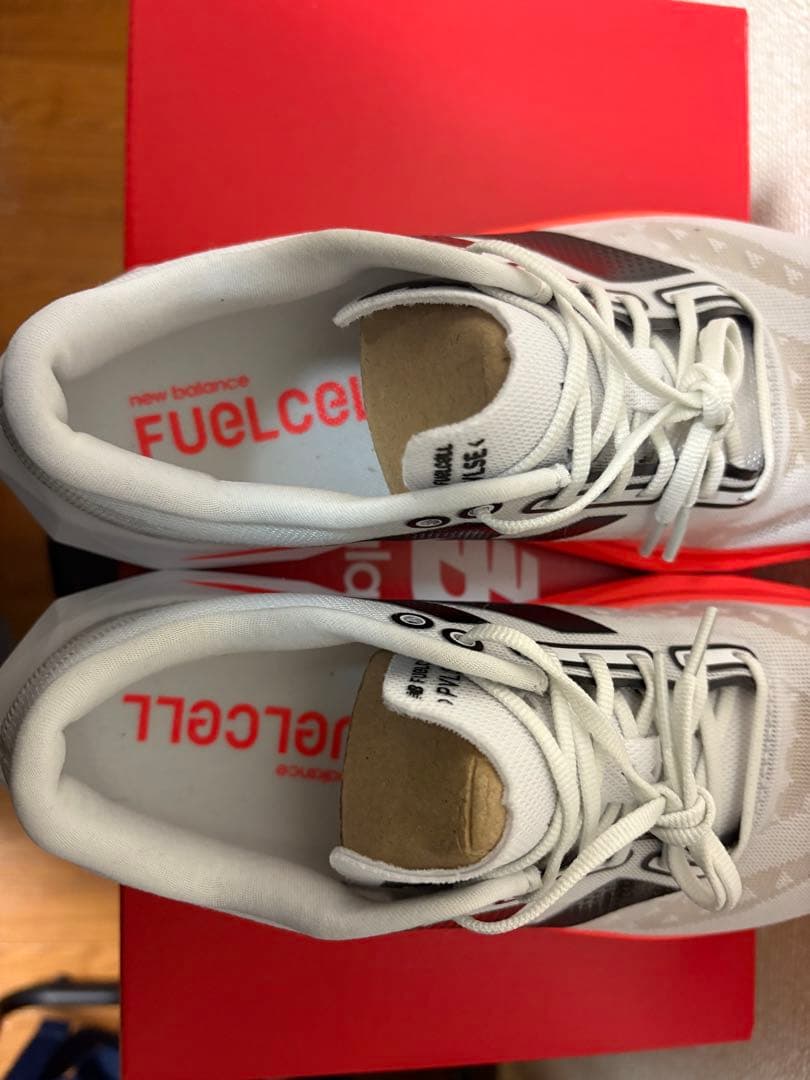 New Balance ランニングシューズ ホワイト/オレンジ