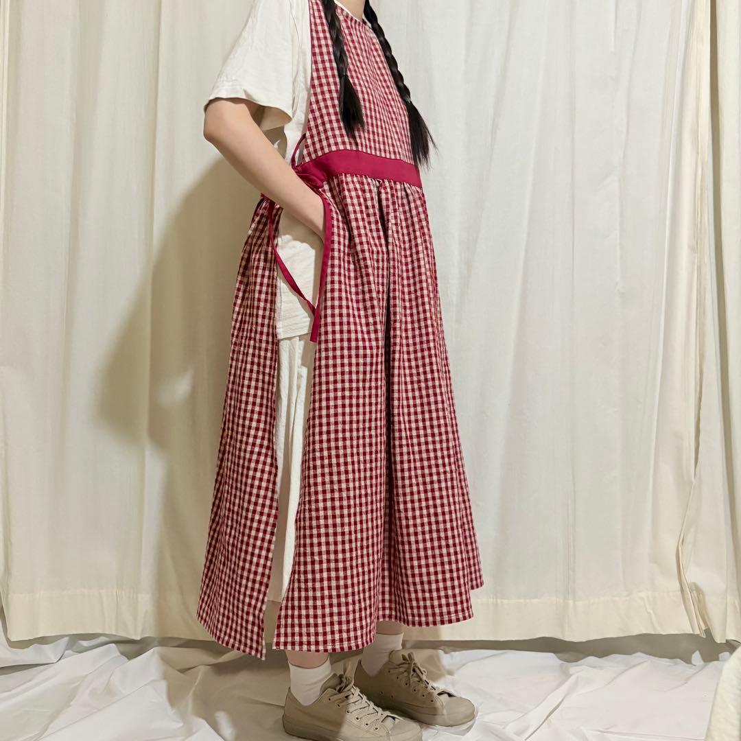 ギンガムチェックエプロンワンピース 綿麻　赤✖︎生成　ナチュラルエプロン　脇リボン