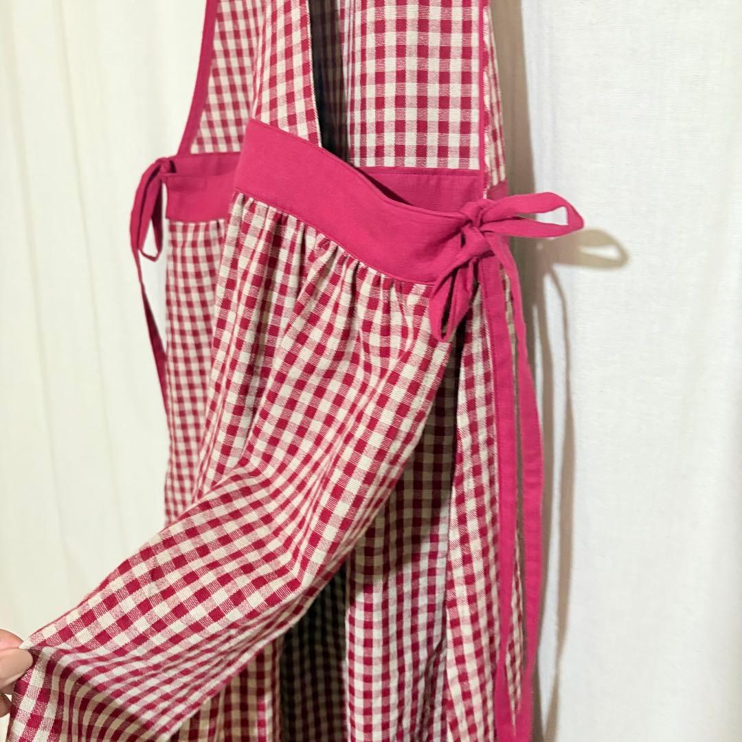 ギンガムチェックエプロンワンピース 綿麻　赤✖︎生成　ナチュラルエプロン　脇リボン