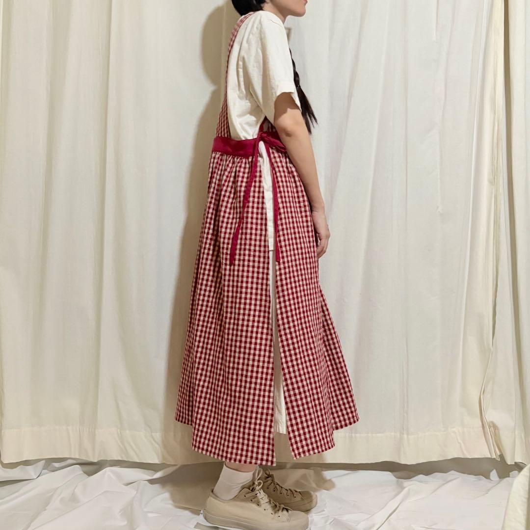 ギンガムチェックエプロンワンピース 綿麻　赤✖︎生成　ナチュラルエプロン　脇リボン