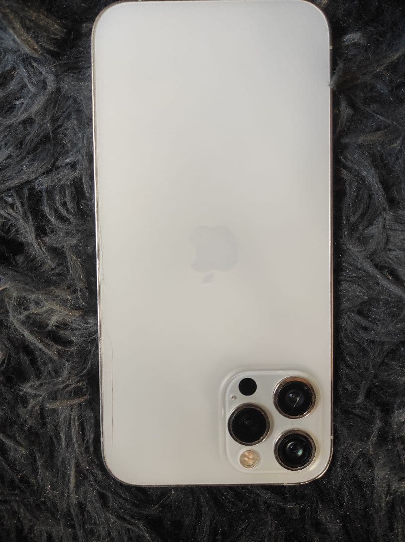 iPhone 12 Pro Max ( ジャンク) 画面ひび割れ 充電中