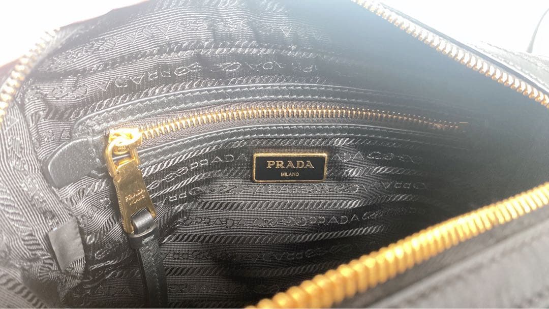 【NFC確認済】PRADA ナイロンショルダーバッグ 白タグあり