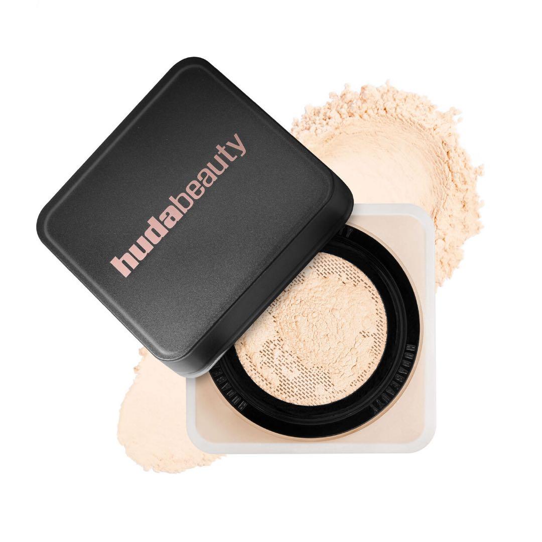 HUDA BEAUTY セッティングパウダー パウンドケーキ