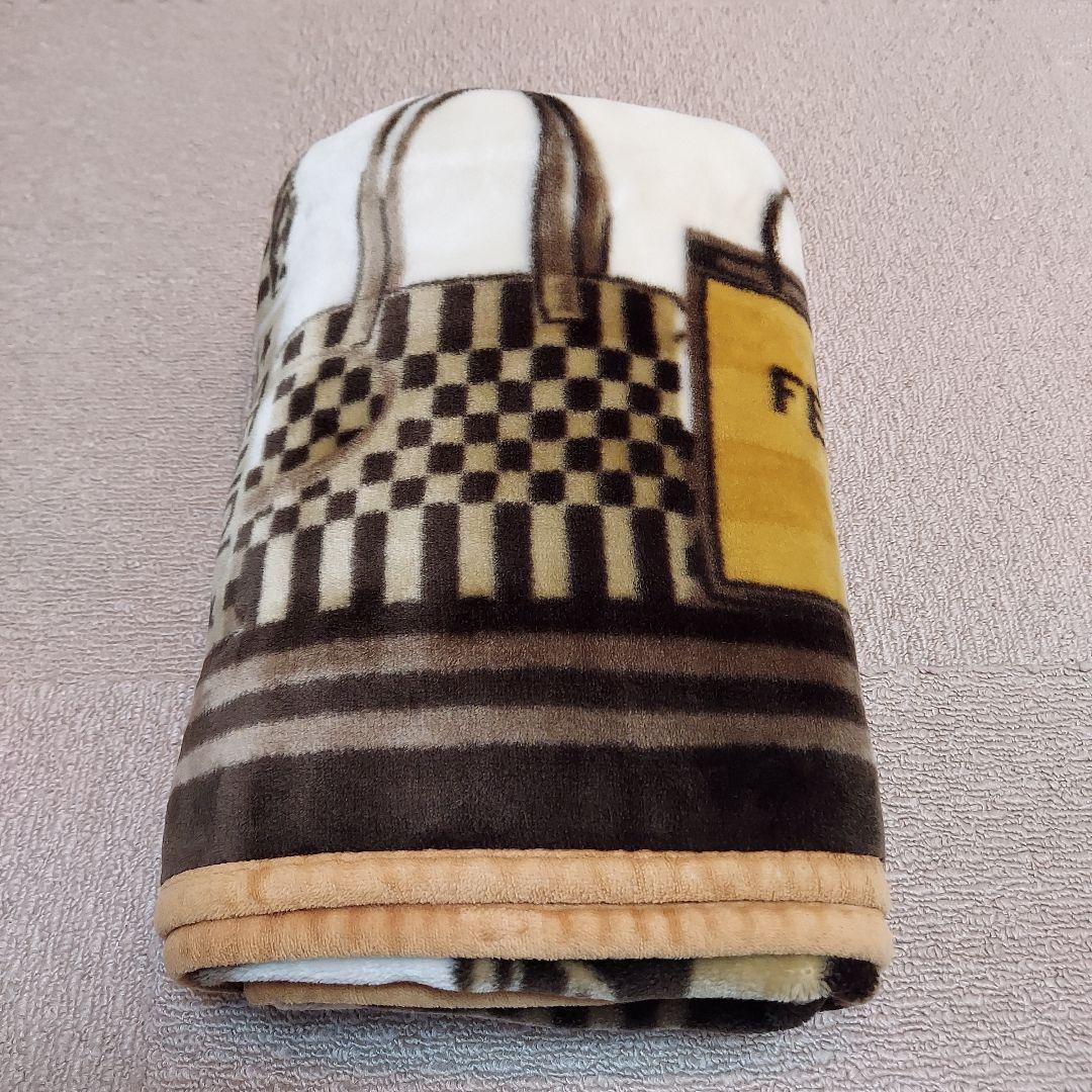 FENDI　フェンディ　バック 柄　ニューマイヤー ハーフ毛布
