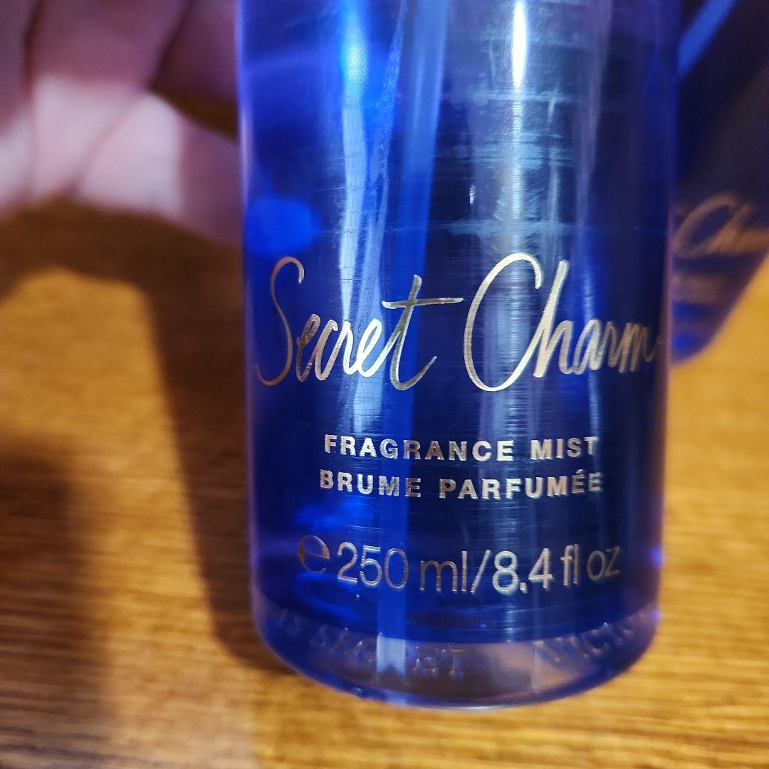 か*ノ様 ヴィクトリアシークレット　未使用　シークレットチャーム　2本　フレグラ