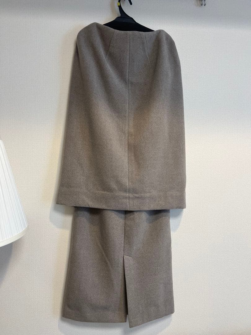 新品 laubeblanc Narrow line Cape Dress S