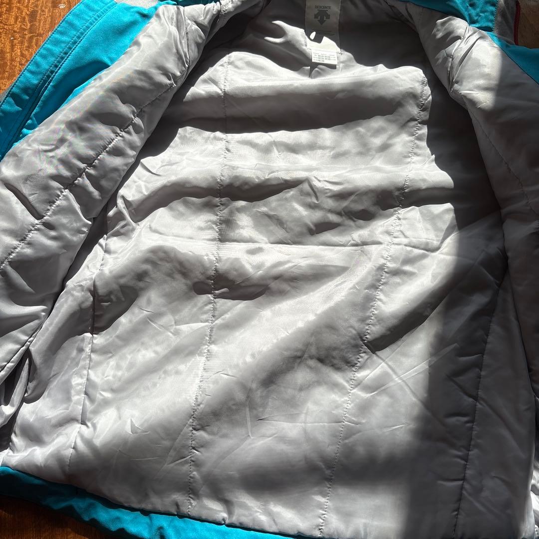 まるで新品☆DESCENTE スキー スノボ ウェア キッズ 150サイズ調整可