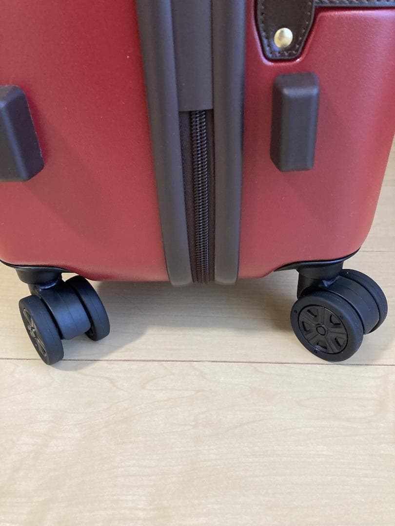 新品未使用タグつき　ACE サークルZ スーツケース　赤　Lサイズ