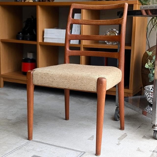 北欧デンマークd-scanのチーク材ヴィンテージダイニングチェア