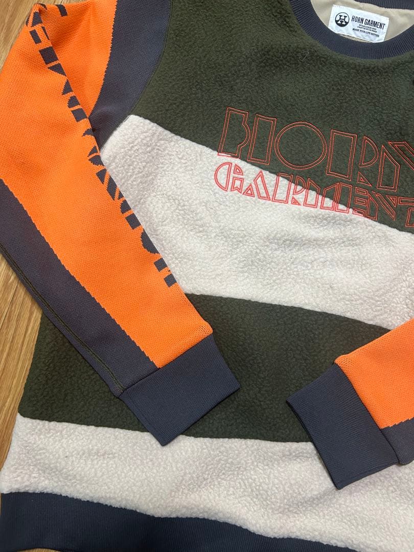 ホーンガーメント　フリースセーター ストライプデザイン