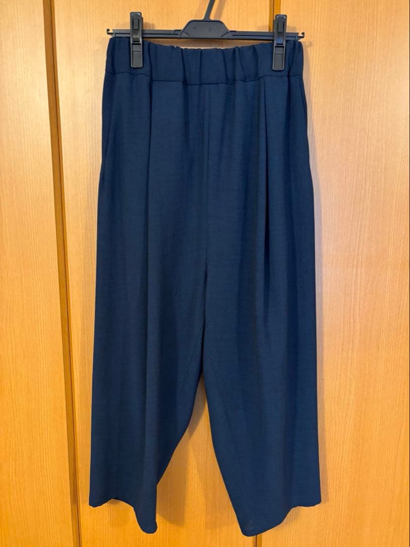 NO CONTROL AIR スパンポリエステルドレープカルゼ テーパードパンツ