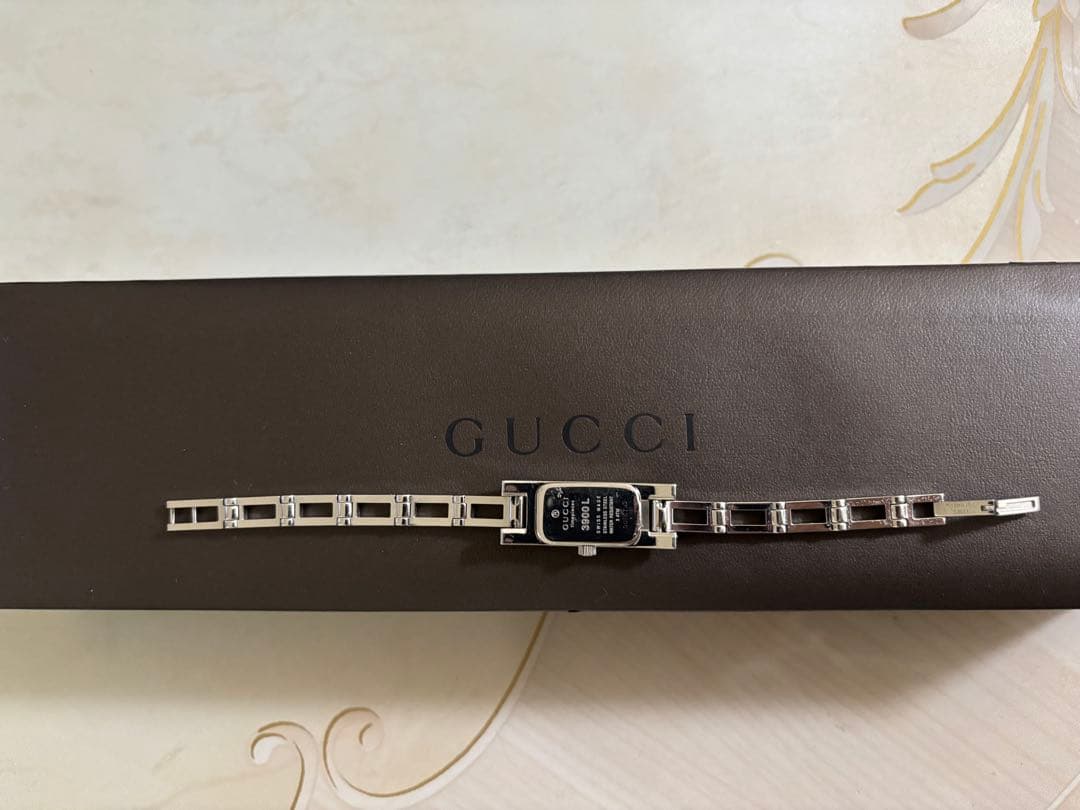 GUCCI グッチ 腕時計　ブレスレットタイプ