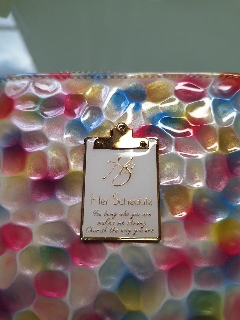 パールエナメル 二つ折り財布