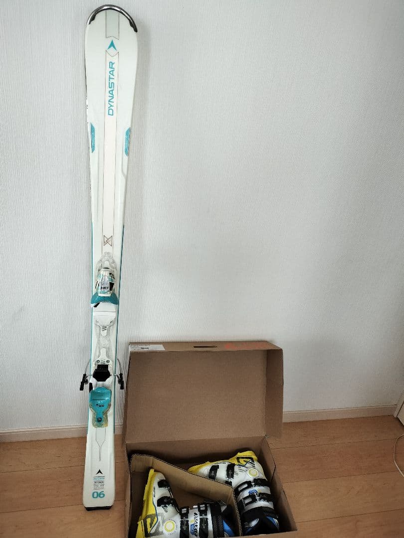 Dynastarスキーとブーツセット