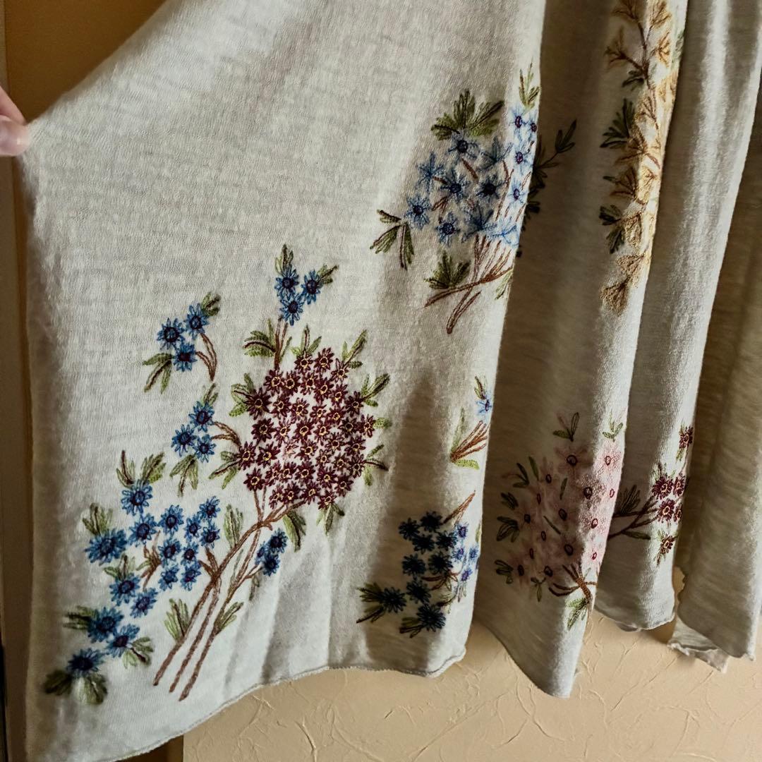 45R★刺繍が素敵なニットマフラー