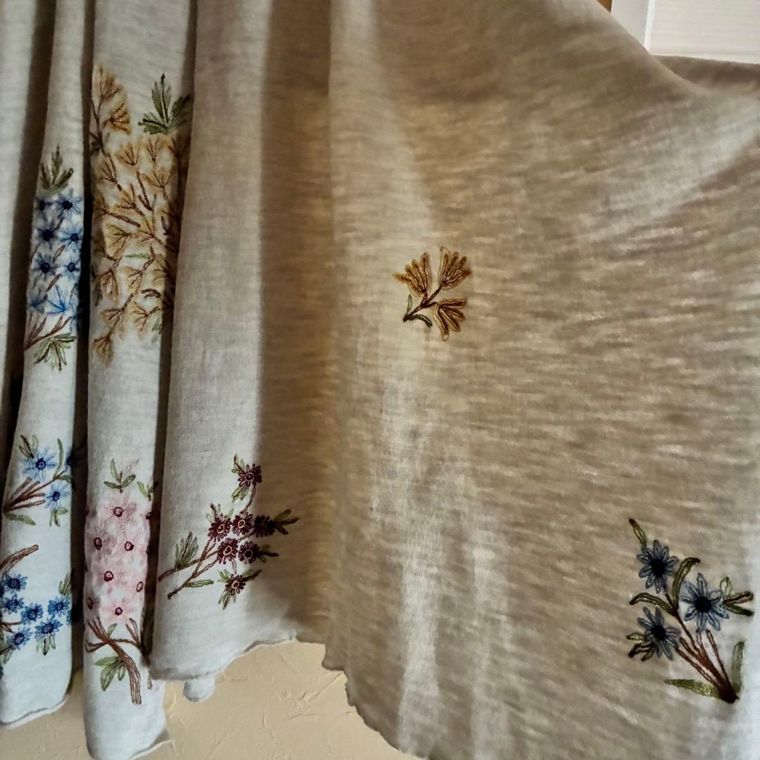 45R★刺繍が素敵なニットマフラー