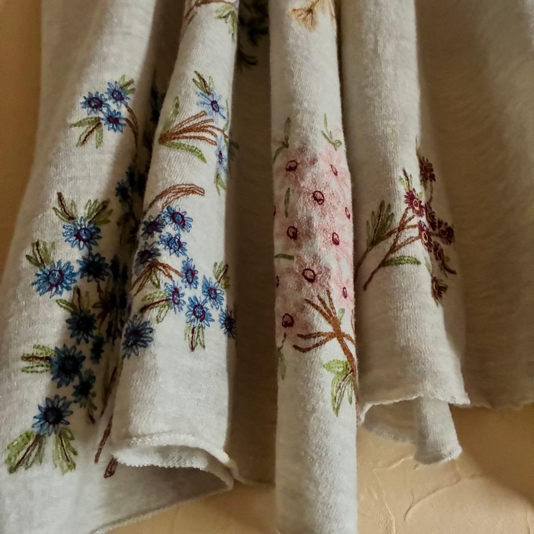 45R★刺繍が素敵なニットマフラー