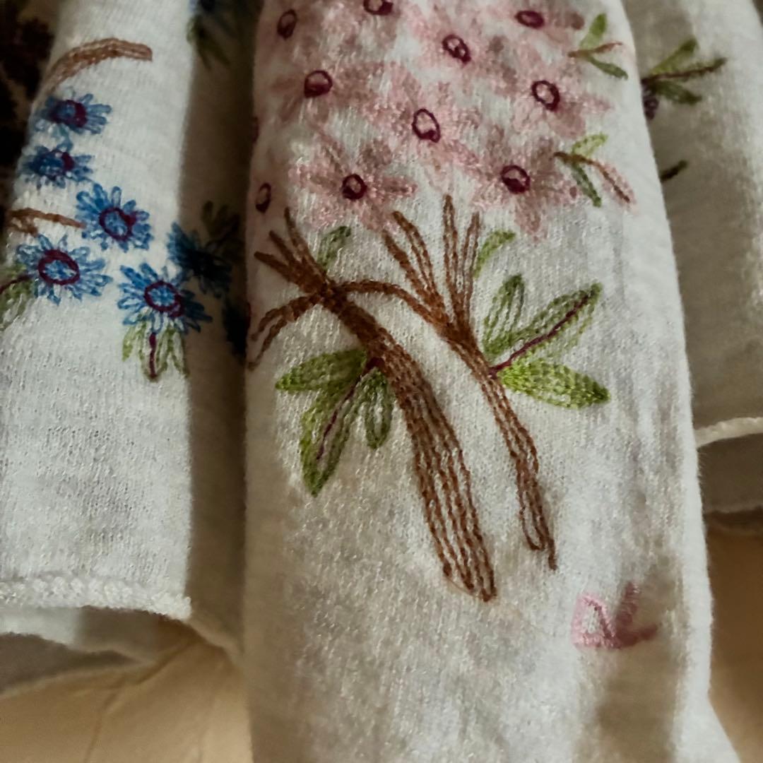 45R★刺繍が素敵なニットマフラー