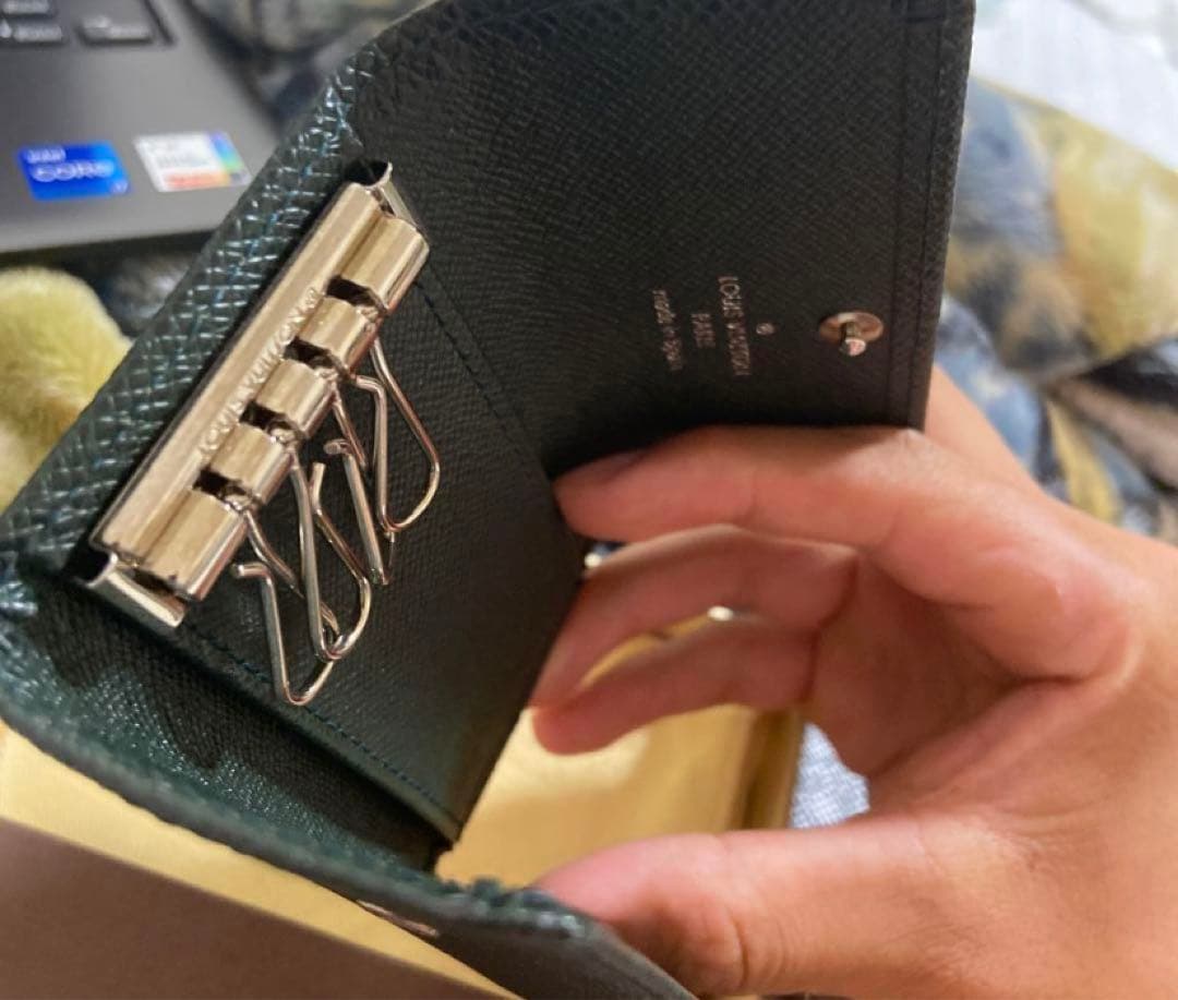 ルイヴィトン　タイガ　キーケース　ミュルティクレ 4