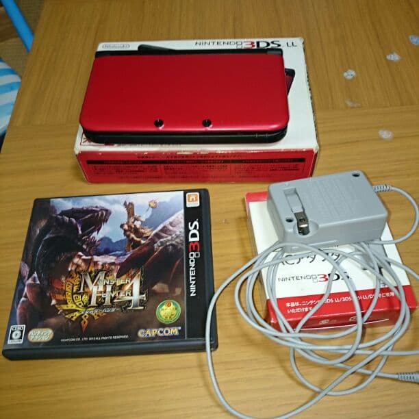 美品!! ニンテンドー 3DS  レッド✖ブラック