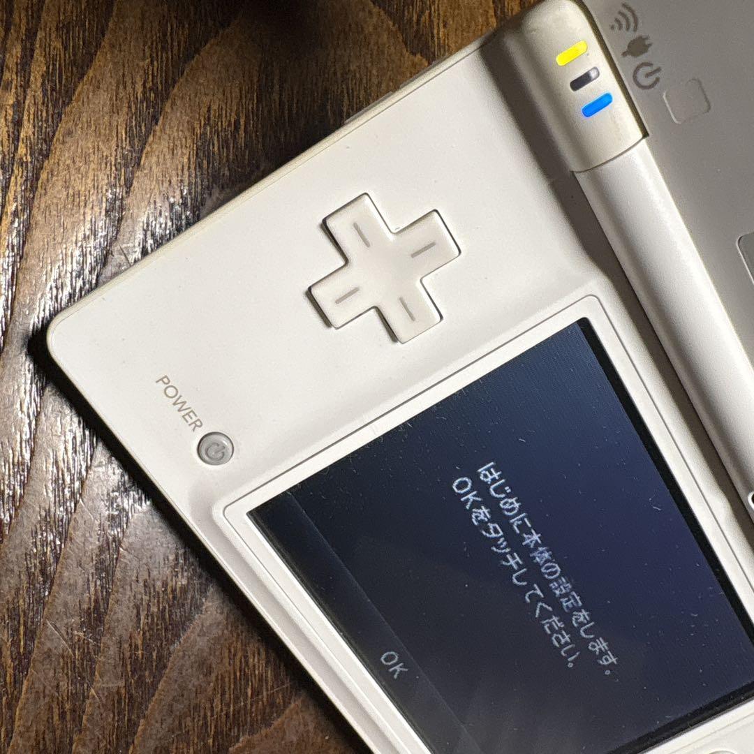 ニンテンドーDSi ホワイト ほぼ未使用