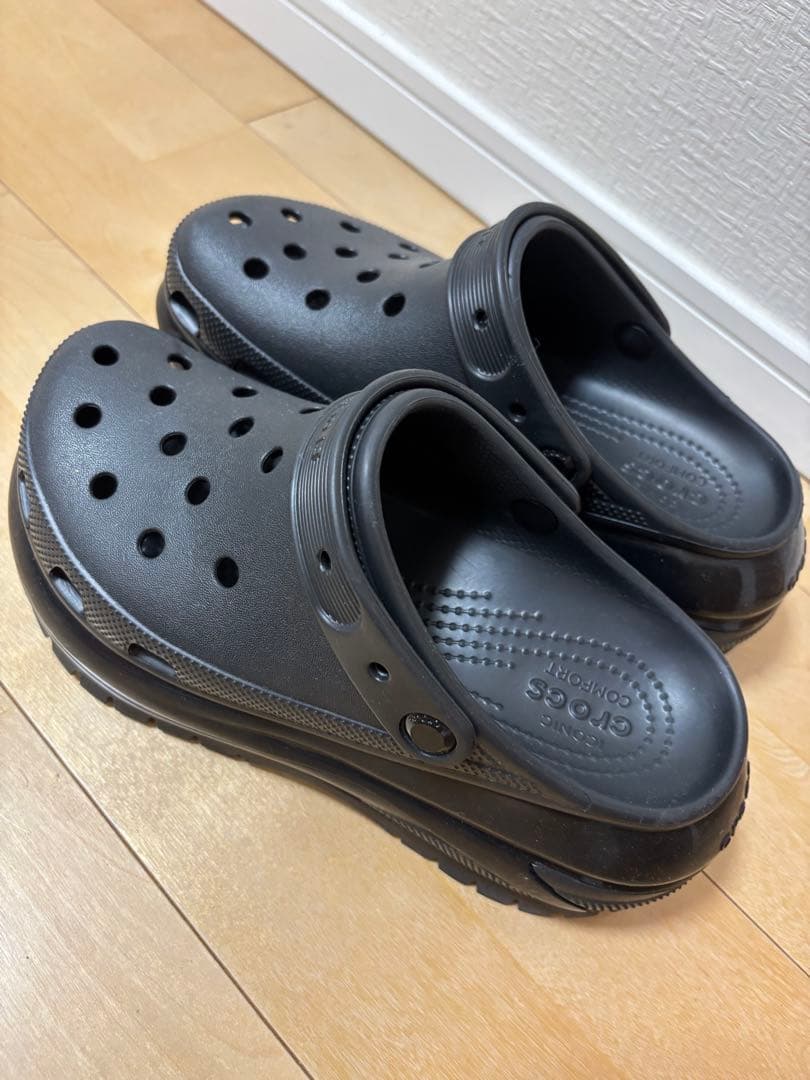 crocs メガ クラッシュ クロッグ
