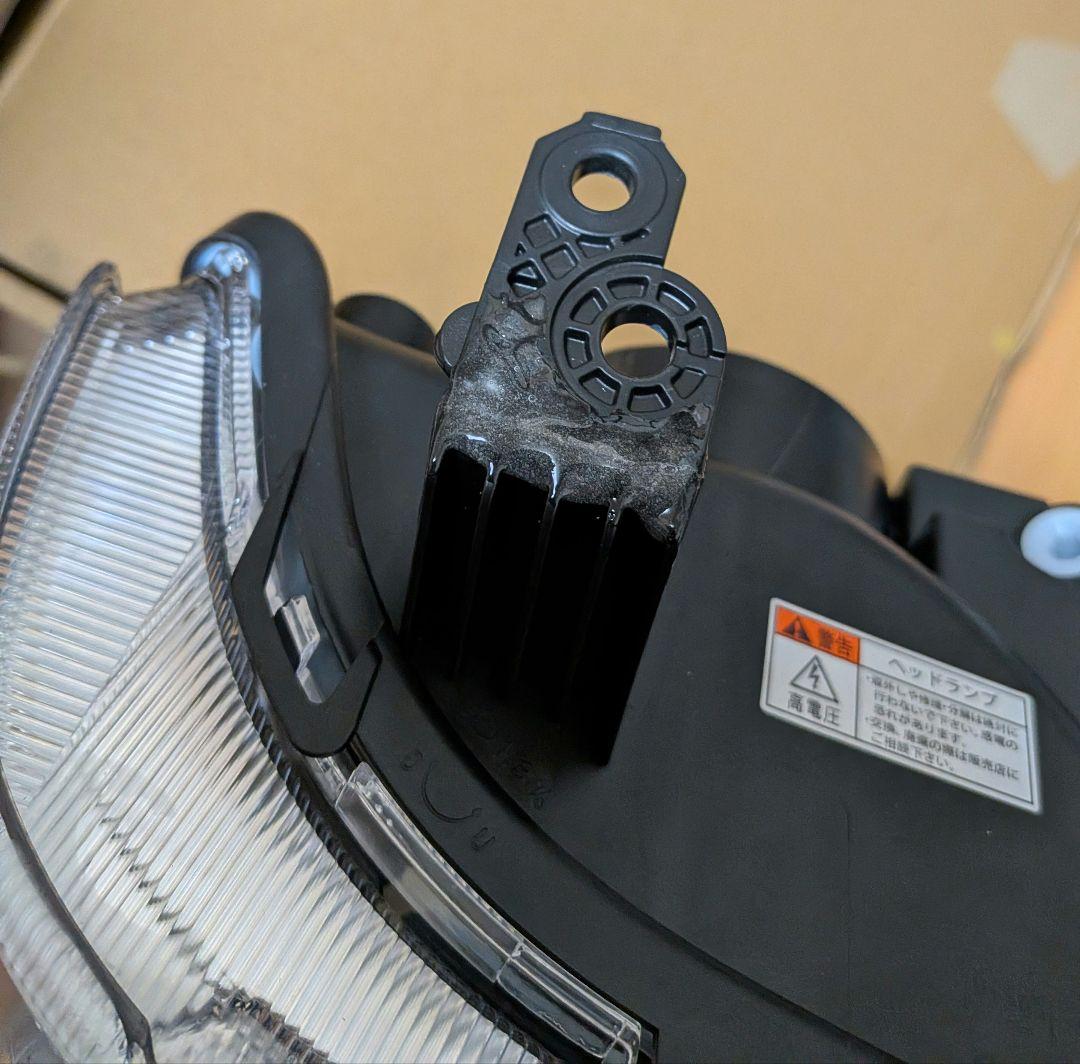 DA17V右ヘッドライト・新車取り外し（ステー補修有）