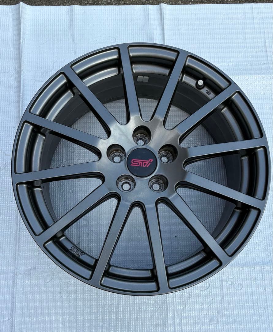 SUBARU STI 純正OP 17インチ7.5J+48 ガンメタホイール②