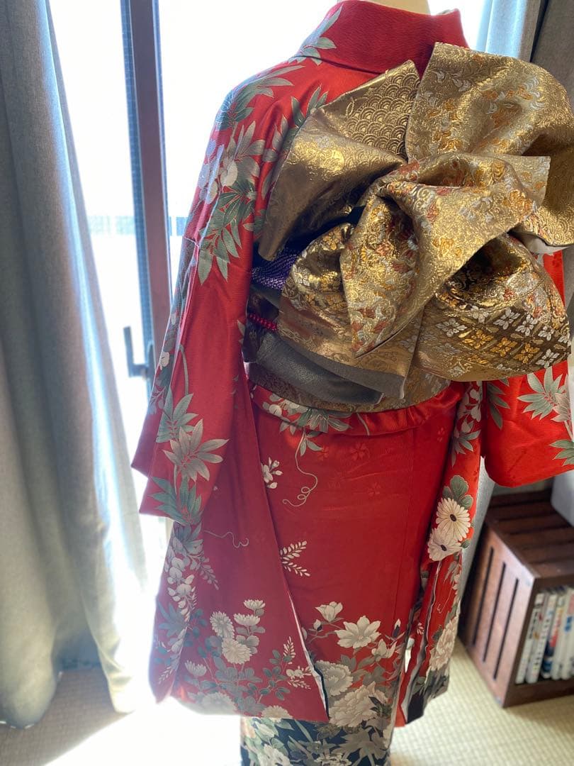 振袖 赤と黒 花柄　振袖&帯&帯揚げ&帯締め4点セット成人式　結婚式　卒業式