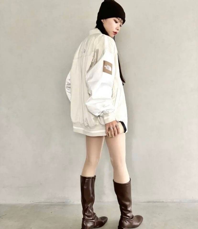 ☆大人気商品☆ノースフェイス ホワイトレーベル　ブラック 　Мサイズ スタジャン