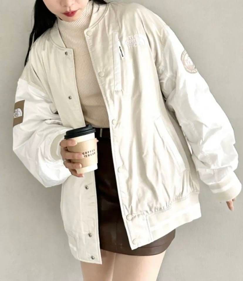 ☆大人気商品☆ノースフェイス ホワイトレーベル　ブラック 　Мサイズ スタジャン