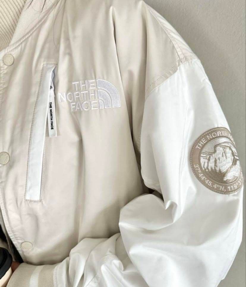 ☆大人気商品☆ノースフェイス ホワイトレーベル　ブラック 　Мサイズ スタジャン