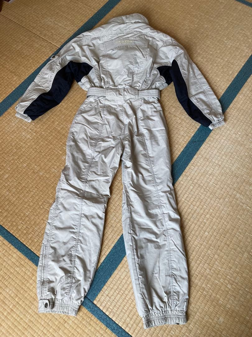 女性用スキーウェア ベージュと黒　phenix