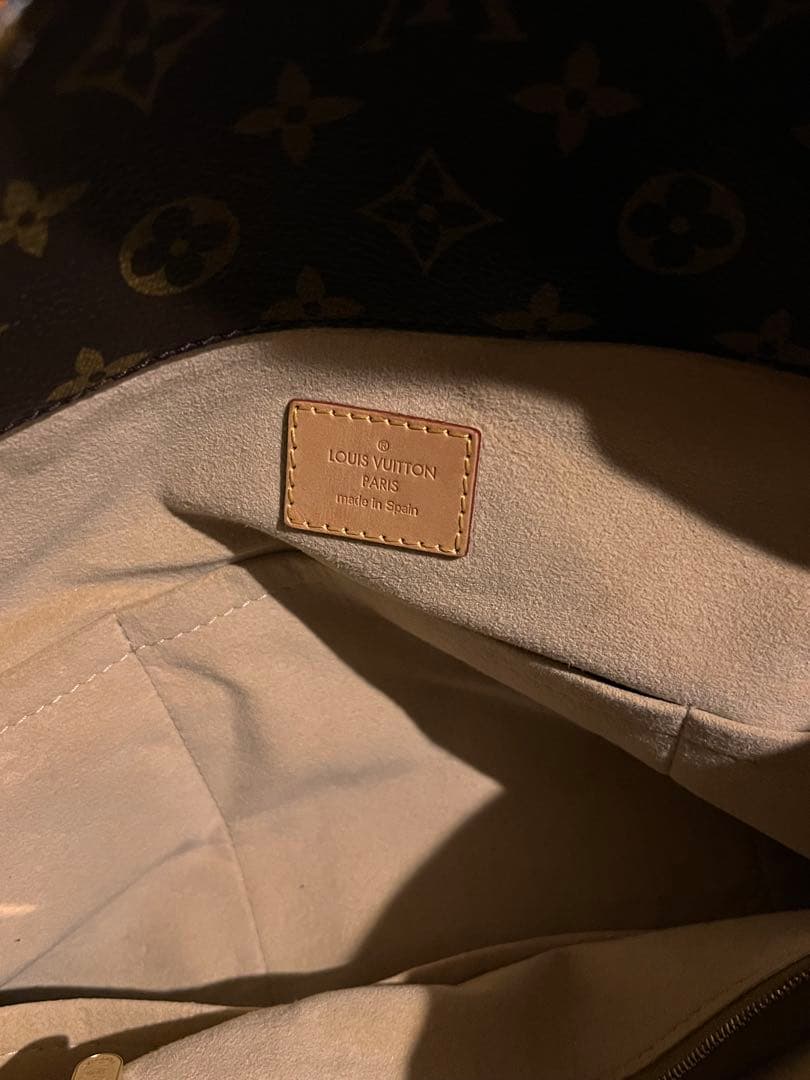 Louis Vuitton モノグラム　アーツィーMM