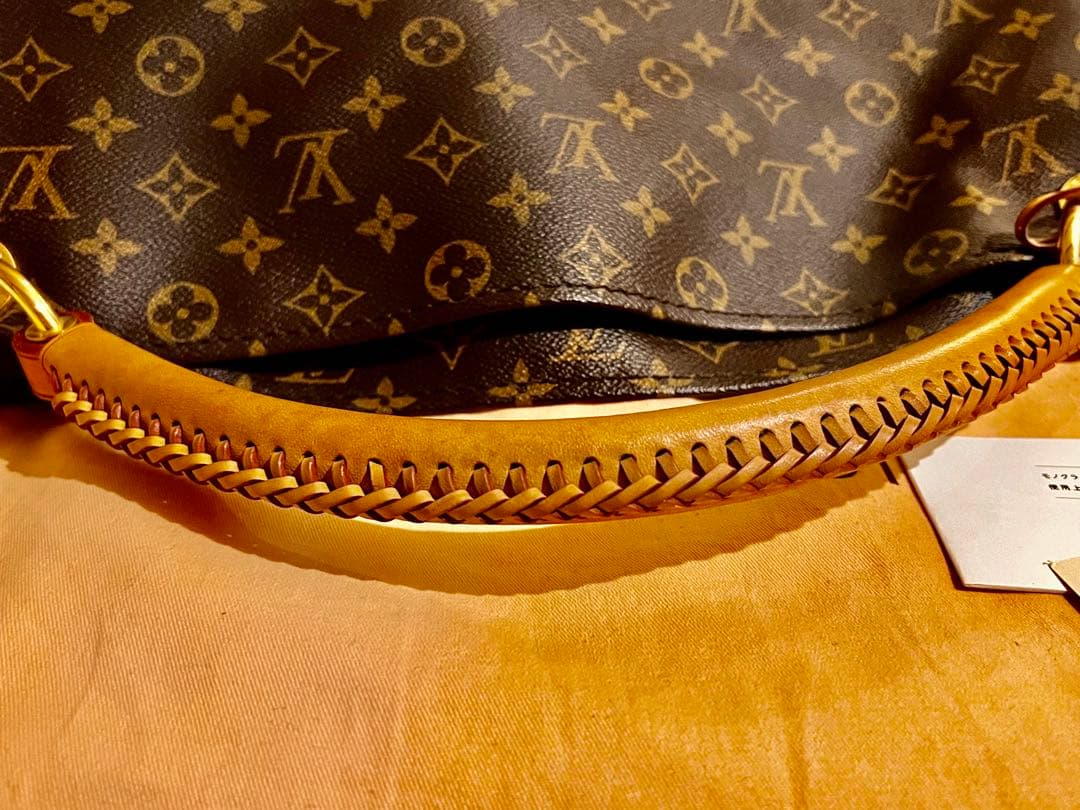 Louis Vuitton モノグラム　アーツィーMM