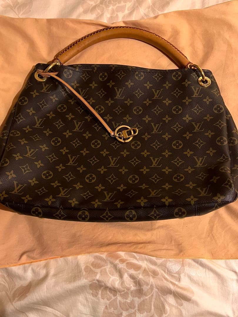 Louis Vuitton モノグラム　アーツィーMM