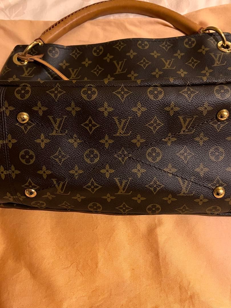 Louis Vuitton モノグラム　アーツィーMM