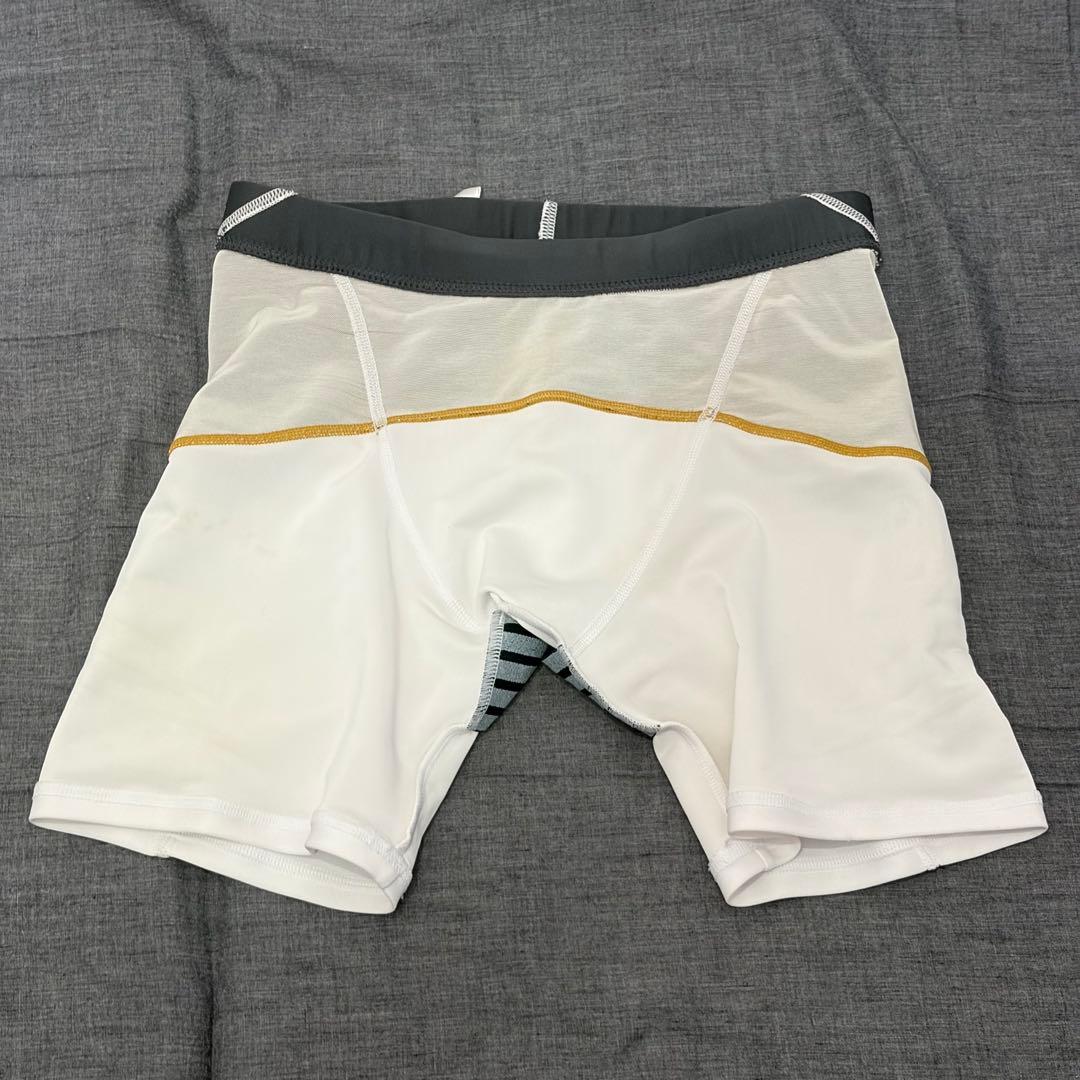 asics ショートタイツ ホワイト Sサイズ