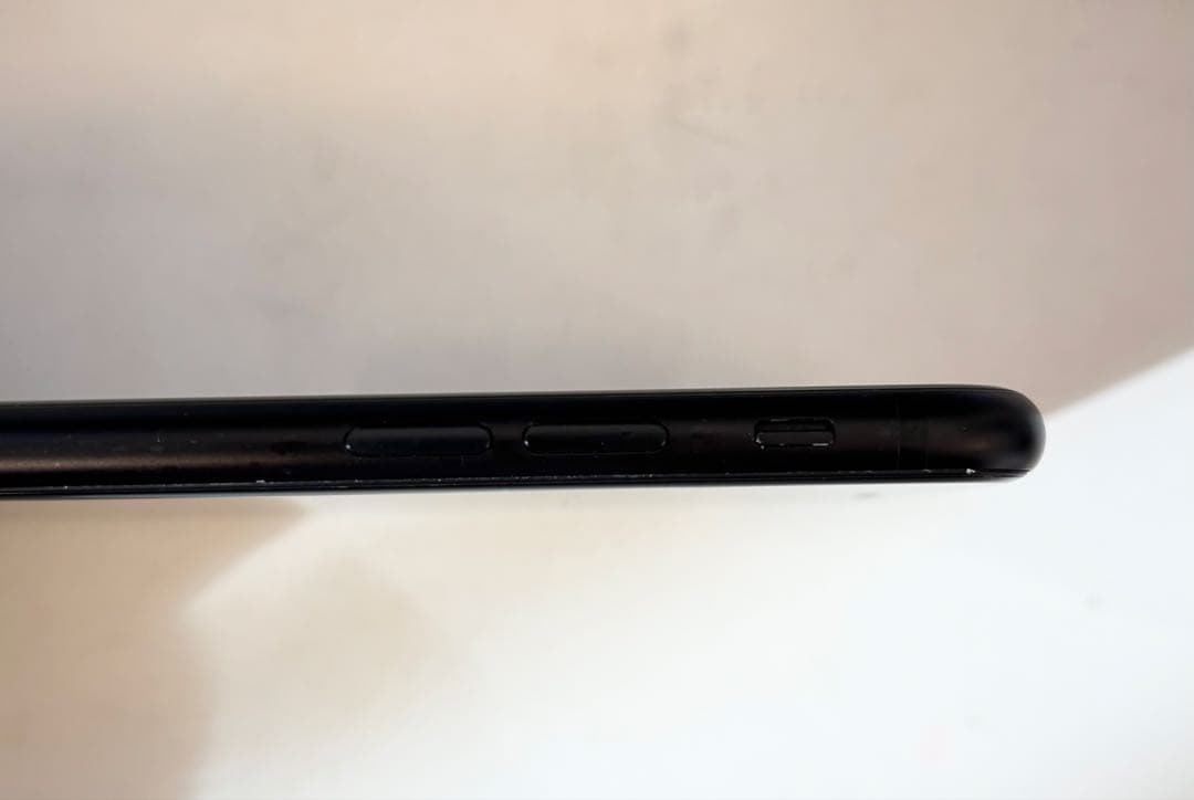 iPhoneSE第2世代 128gb ブラック