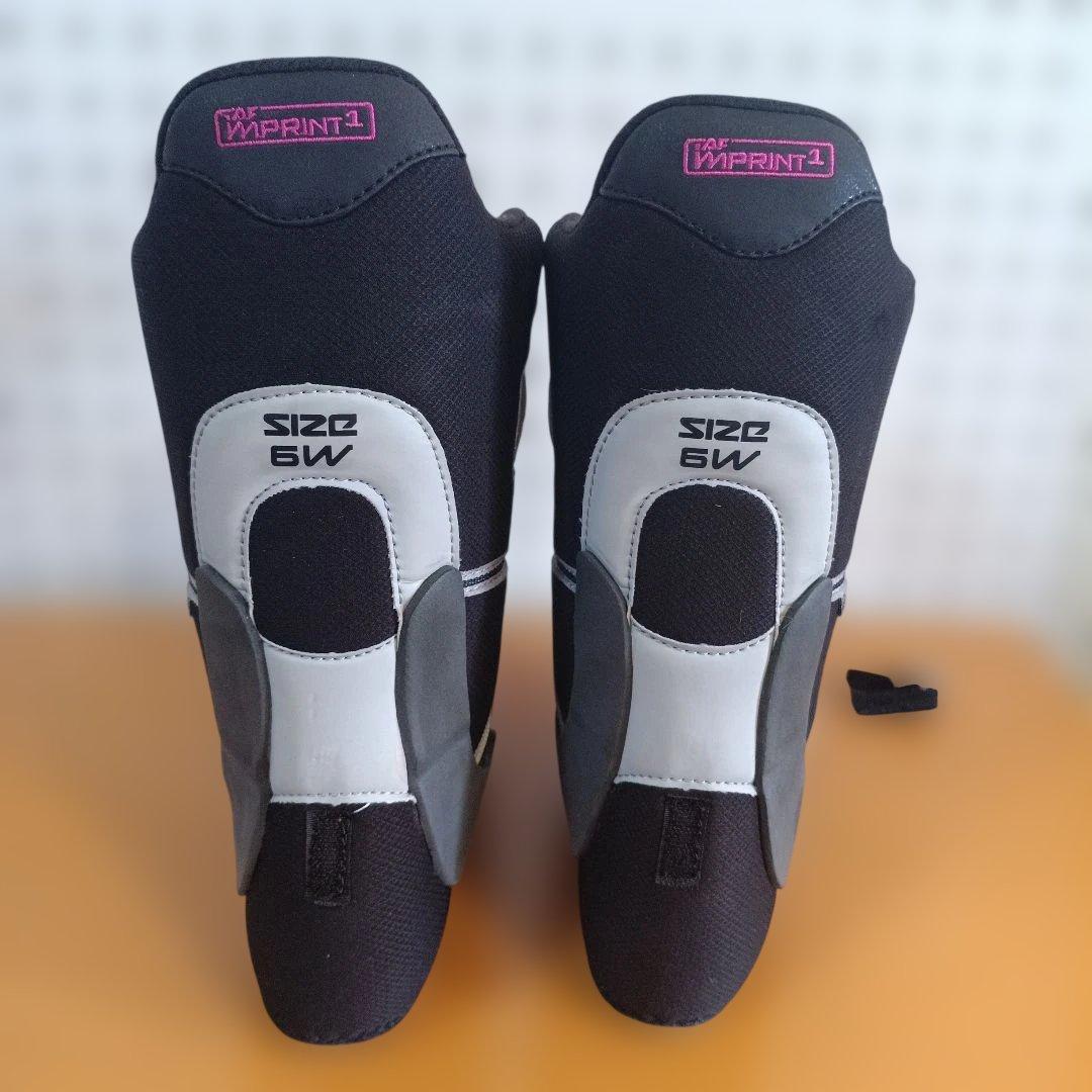 美品　Burtonミント スノーボードブーツ ブラック/ピンク23cm int