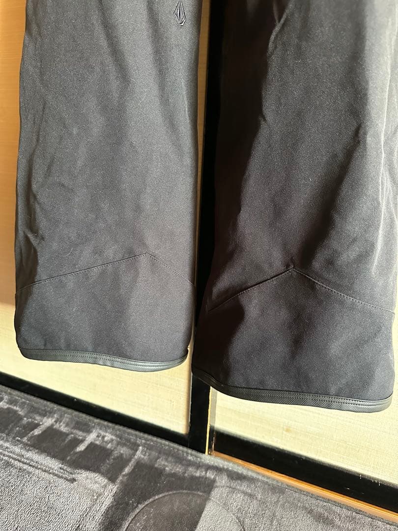 ぁ*ゃ様 volcom ボルコム 上下セット Mサイズ 美品 ビブパンツ